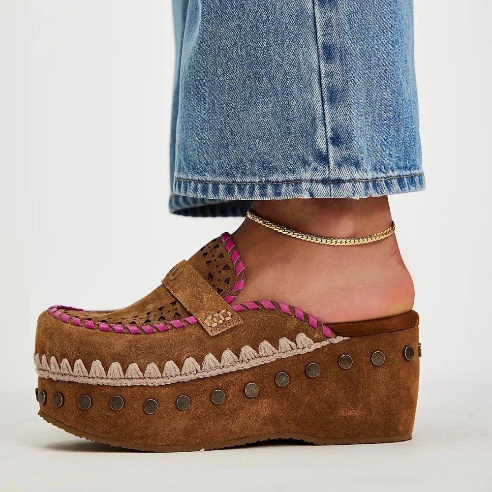 Mou | Leather Overstitching Suede Clogs - Cognac & Pink - 60mm Wedge - Picture 2 of 15